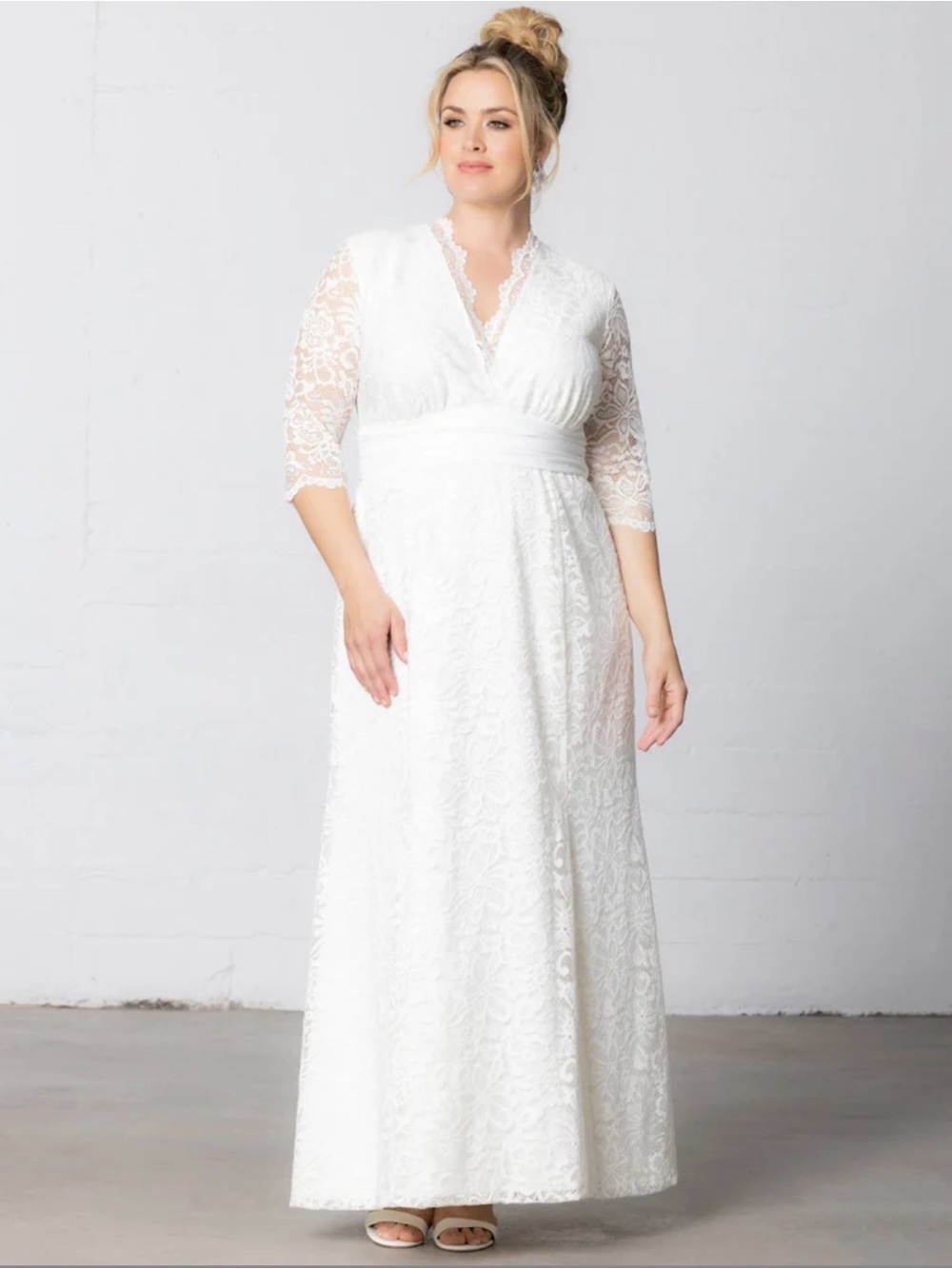 Kiyonna Amour Lace Wedding Gown in White, Size 0X